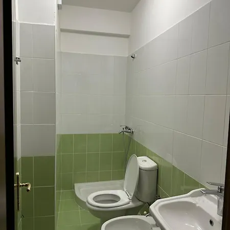 アパート Lezha Apartments