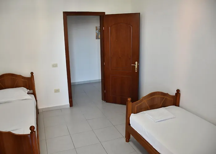 Lezha Apartments * Лежа